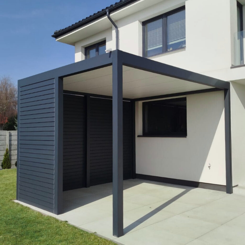 Pergola Płouszowice-Kolonia z aluminiową konstrukcją i lamelami
