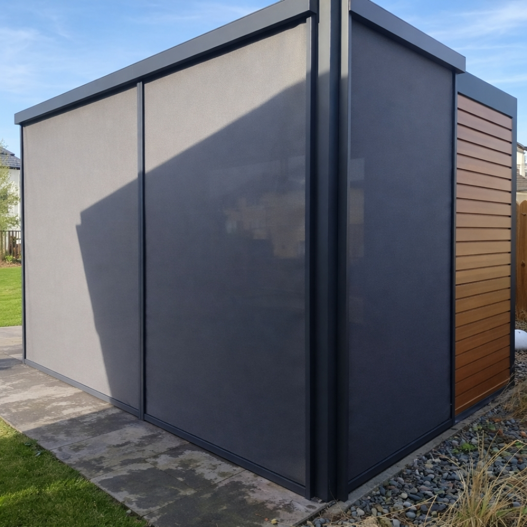 Pergola lamelowa w Kocku z bocznymi lamelami winchester i roletami ZIP