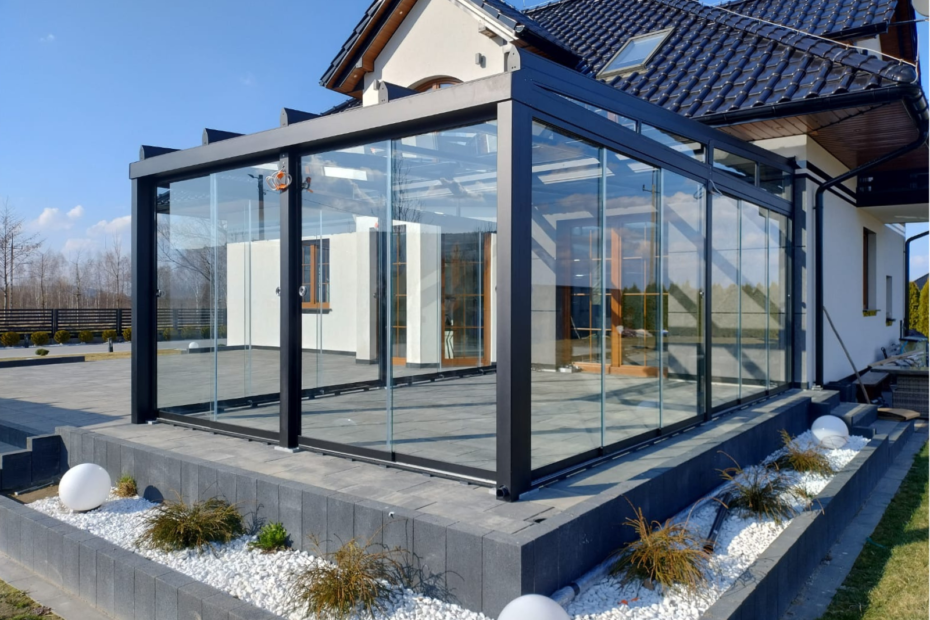 Duże zadaszenie tarasu 400x600 Mirocice szkło zabudowa rolety
