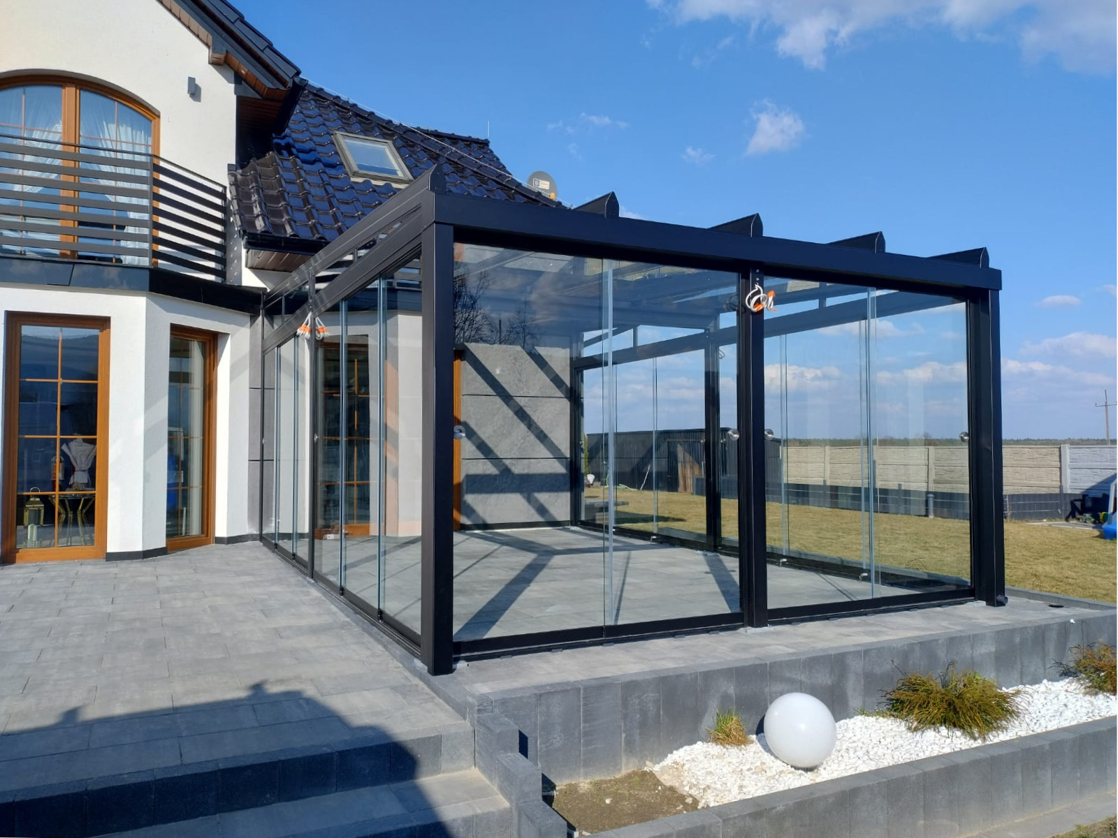 Duże zadaszenie tarasu 400x600 Mirocice szkło zabudowa rolety